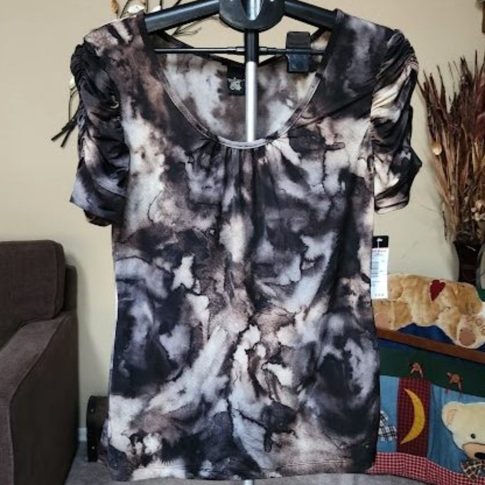 NWT GNW tie dyed top sz large